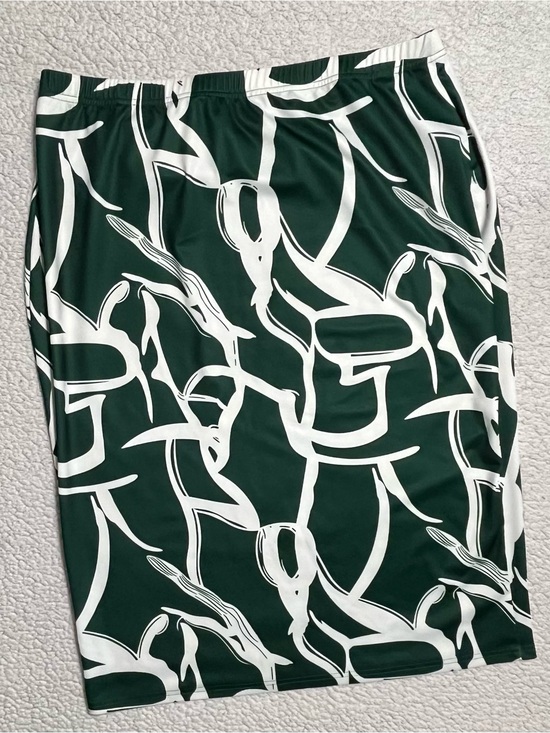 Dresses & Skirts - Women’s Dark Green & White Abstract Print Pencil Skirt